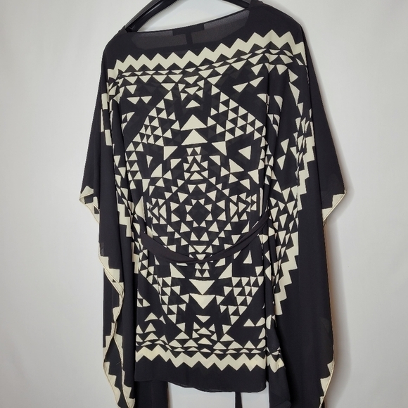 BCBGMaxAzria Tribal Print Kaftan Black and White - Picture 10 of 14